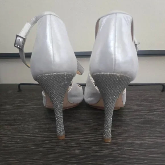 Badgley Mischka Wmn's Laguna Platform Sandals Silver Leather, Worn Once, Sz. 9M - Picture 5 of 9